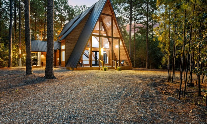 Pickens Cabin | Exceptional Tahoe Cabin with Pool, Spa & Hot Tub Access