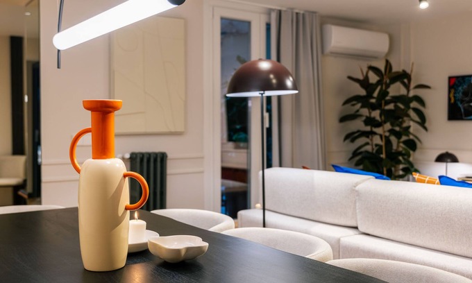 Sol Apartment | Elegant 4 En-Suite Bedrooms by Gran Via with Private Patio