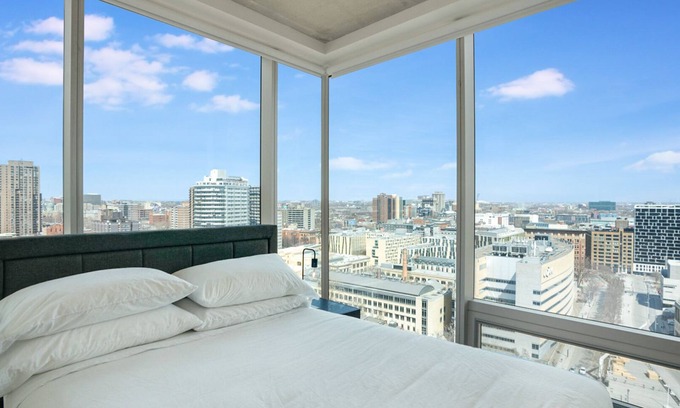 Quartier des Spectacles Apartment | Modern Unit in MTL's Heart with Pool & Spa Access