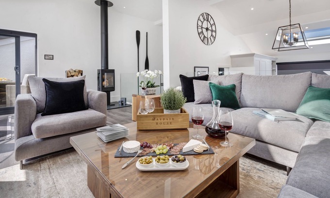 Bowness-on-Windermere House | Experience Mayfair House: 5-Star Lake View Retreat