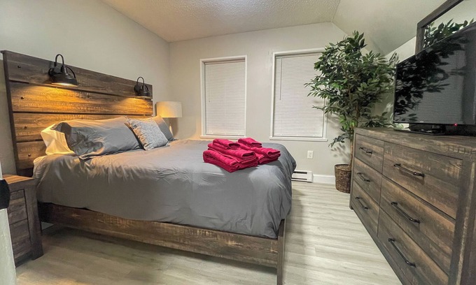 West Lebanon Apartment | Walkable Adventure Retreat with Breakfast & Family Amenities