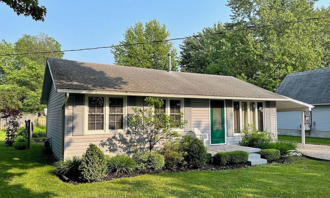 Bluewater Cottage | Discover Misty Cove on Lake Huron: Family & Pet Friendly!