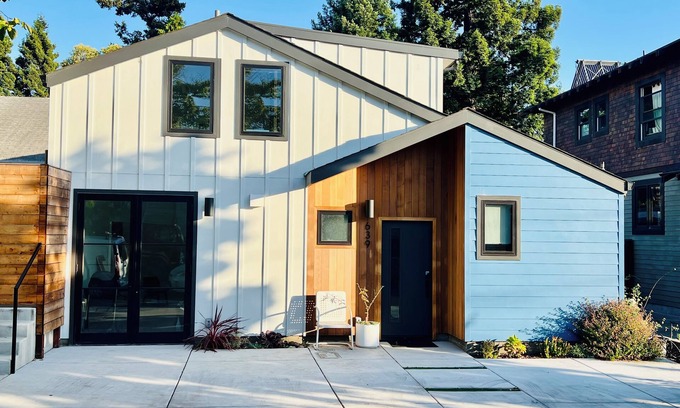 Upper Telegraph House | New modern 1-bedroom ADU with WiFi and AC in awesome Oakland