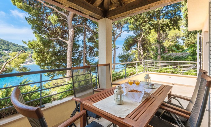Babin Kuk Apartment | Modern 2-Bedroom Apartment with Terrace & Ocean Views