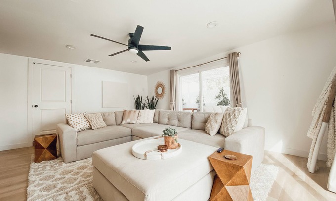 Paradise Valley Village House | Discover a Modern 5-Bedroom Oasis with Pool in Phoenix