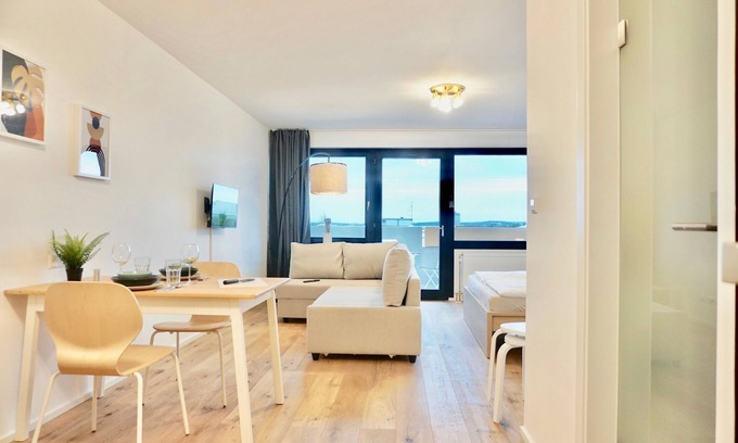 Karlsruhe City Centre Apartment | Modern Apartment with Free Parking in Central Location