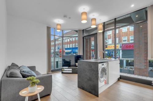 Yiewsley Apartment | Modern Apartment Near Heathrow Airport - Rated 9.1/10