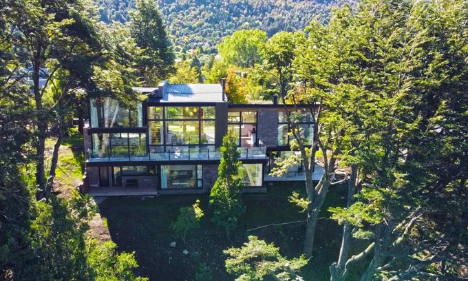 Villa Arelauquen House | Modern Home Near Golf & Polo with Family-Friendly Amenities