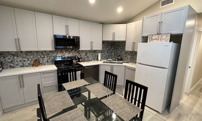 Westmont House | Modern Family Getaway with Spa and Hot Tub Amenities