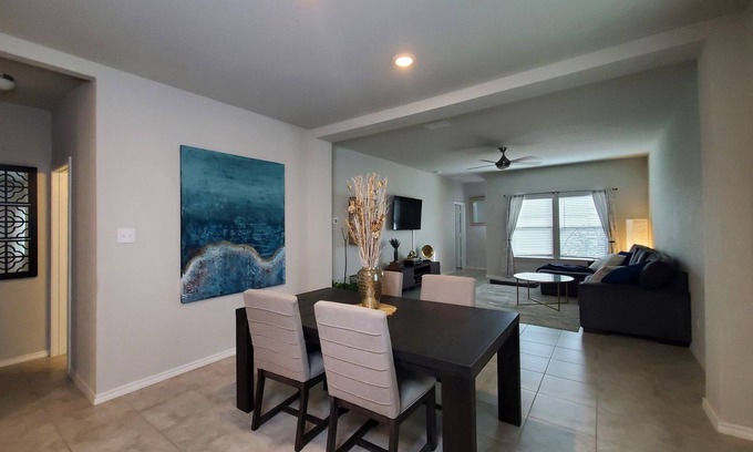 Converse House | Modern Home Near Downtown & Pearl Brewery - Guest Rated 9.6