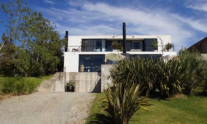 El Chorro House | Modern Coastal Retreat with Beautiful Sea Views
