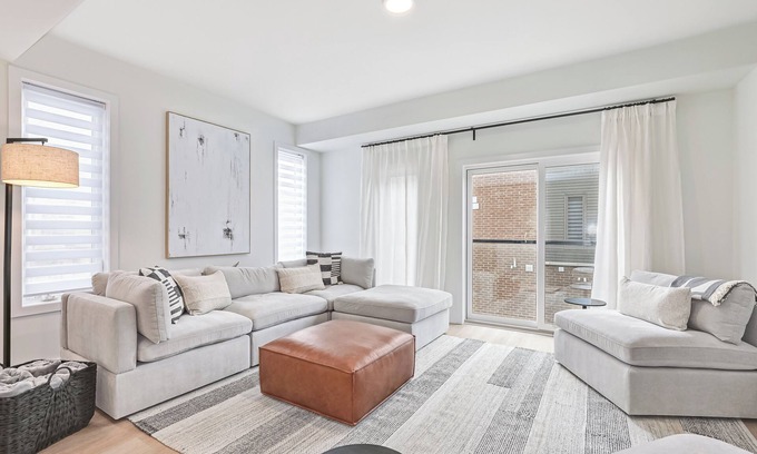 Collingwood House | Modern Relaxation in Collingwood: 3 Bedroom Retreat