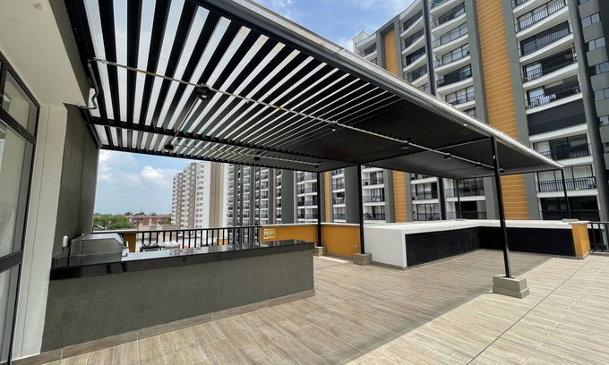 Menga Apartment | Modern Studio Retreat with Pool and Pet-Friendly Amenities