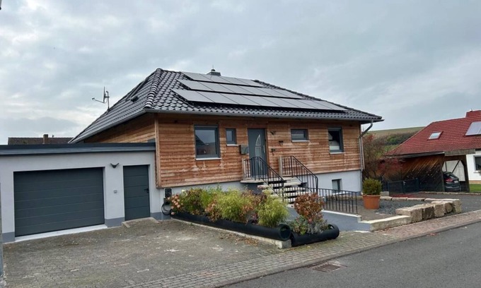 Rengshausen Apartment | Trendy Apartment in Knüllwald - Guest Rated 10/10