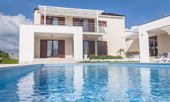Svetvincenat Villa | Modern Villa with Private Pool and Ocean View for Families