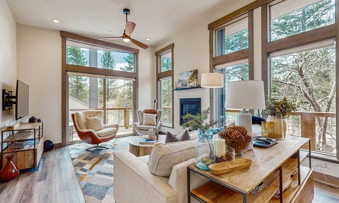Truckee House | Modern Mountain Cabin with Fireplace & Family-Friendly Amenities