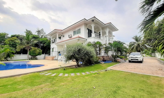 Hua Hin Villa | Scenic Mountain View Villa with Private Pool & Spa