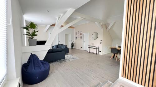 Wunsdorf Apartment | Inviting New Nomads Ferienwohnung with Lake Views