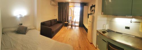 Salou Apartment | Experience Nuevo Luxury: Oceanfront Aparthotel in Salou
