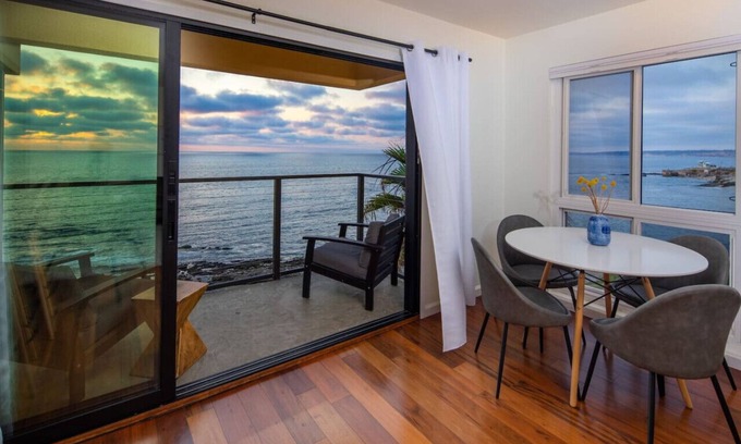 Village of La Jolla Condo | Beachfront Retreat: Oceanfront La Jolla Village Getaway