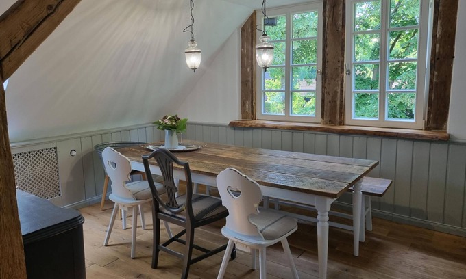 Lachendorf Apartment | Top-Rated Jarnsen Oberstübchen with Balcony & Pet-Friendly