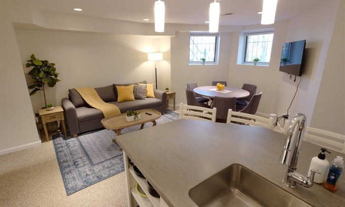 Capitol Hill Apartment | Modern 2 Bedroom Apartment Near Capitol with Parking & Spa