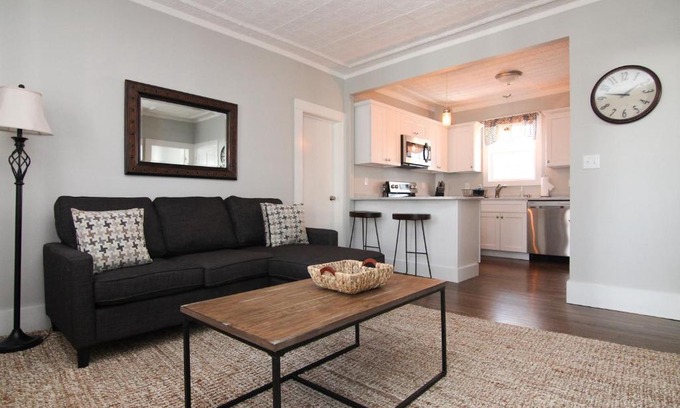 Wolfeboro Apartment | Cozy One Bedroom Apartment Steps from Lake Winnipesaukee