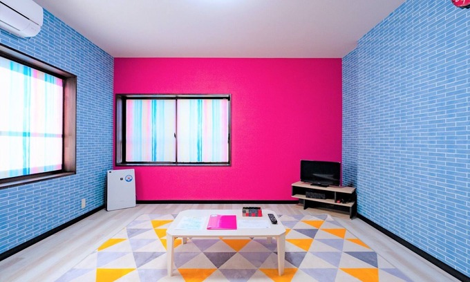Shirahama House | Modern Beachside Retreat - Family-Friendly with Kitchen Access