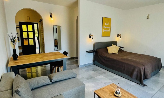 Cove Murtar Apartment | Oceanfront Studio Apartment "Turtle" with Dream Views