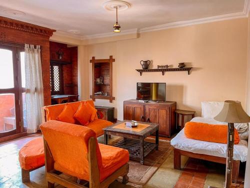 Thamel Apartment | Pet-Friendly New Orleans Apartment with Hot Tub and Dining