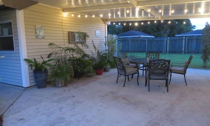 Arabi Apartment | Inviting New Orleans Patio Apartment Near the French Quarter