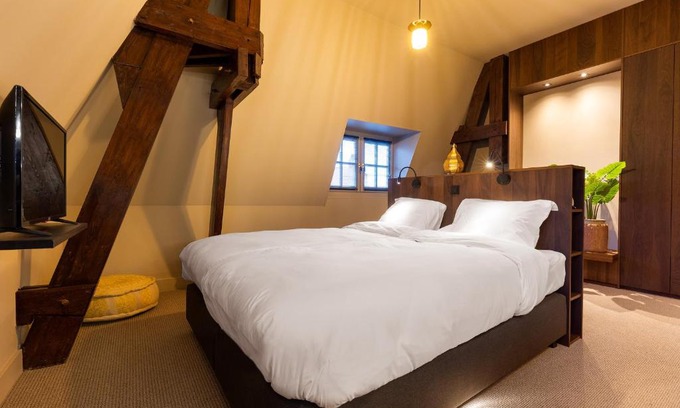 Venlo Bed & Breakfast | Elegant New Park Edition: Adults Only Retreat with Dining