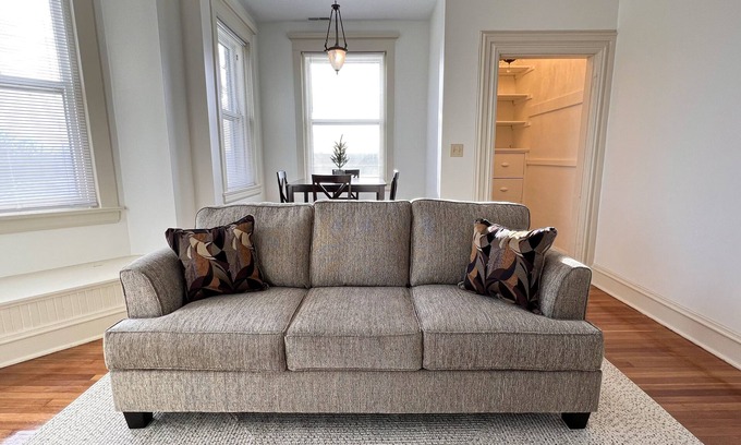 Jefferson City Apartment | Experience Parkers Place Suite 4: Family-Friendly & Rated 10/10