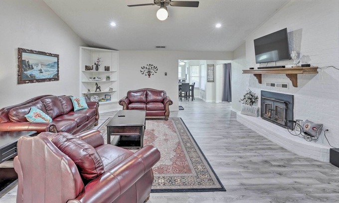 Pilot Point House | NEW! Pilot Point Ranch ~ Half Mi to Boat Launch!