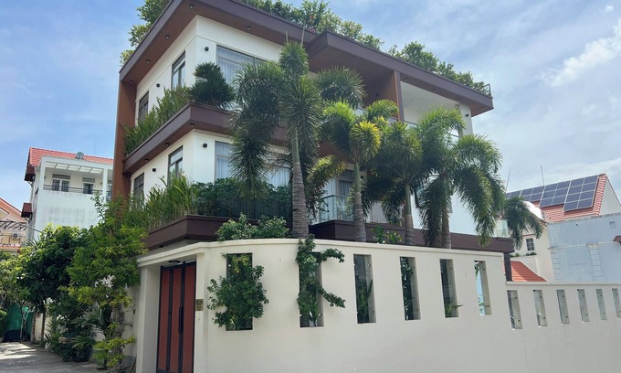 Vung Tau Villa | New pool villa at front beach for holiday and family event, cozzy and welcome !