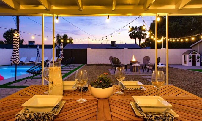 Oak Park House | New Hotel with Heated Pool Steps from Old Town Attractions