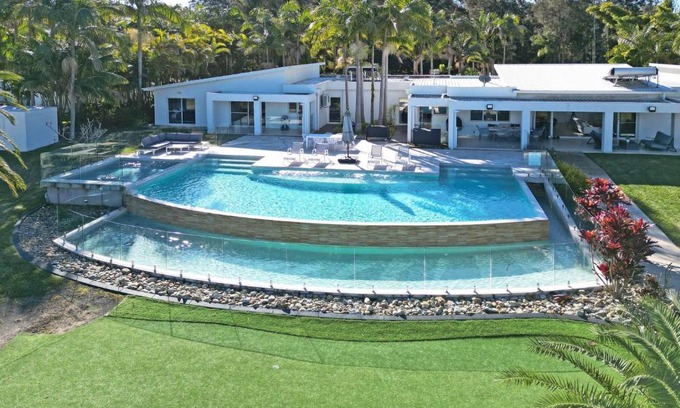 Dora Creek House | Discover Lake Palm Resort: Family-Friendly Getaway Awaits
