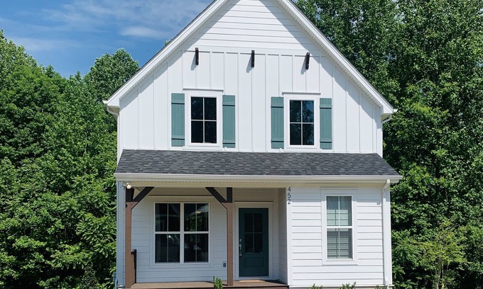 Tullahoma Cottage | Experience Tim’s Ford Lake: Poolside Retreat with Spa