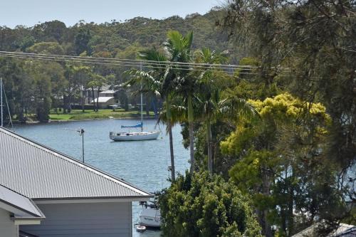 Brightwaters House | Pet-Friendly Breezy Bayside Haven at Brightwaters Awaits