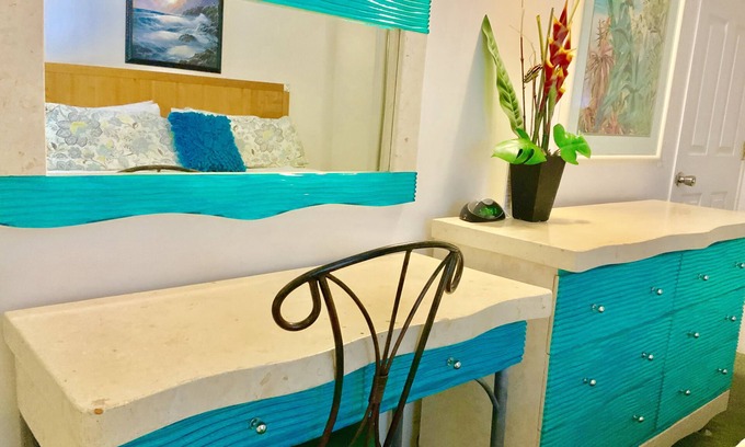 Honolulu Condo | Unique Oceanfront Escape, Steps from Waikiki Beach