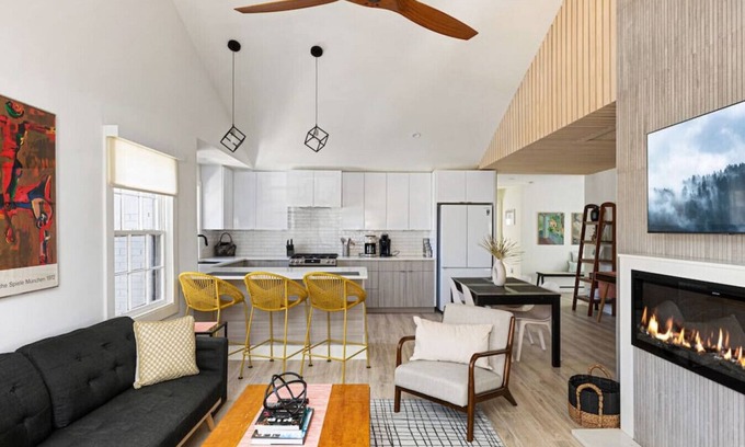 Wilmore House | Historic Home with Gourmet Kitchen & Spa - 10/10 Rating!