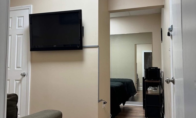 Glen Iris Apartment | New renovated private apartment with share bathroom free private parking unit 9