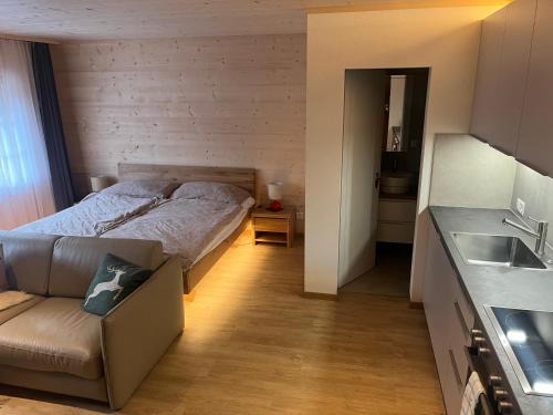 Hünibach Apartment | Cozy Studio Retreat at Chalet Kuckuk Awaits You