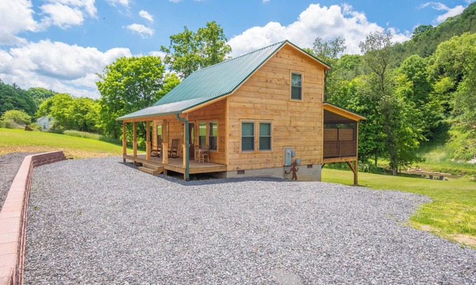 Creston Cabin | Cozy River Log Cabin with Hot Tub and Fire Pit Retreat