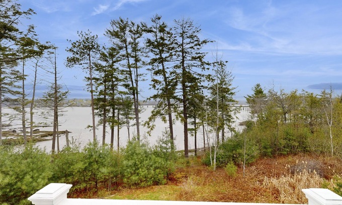 Edgecomb Condo | Charming Riverfront Condo in Sheepscot with Ocean View