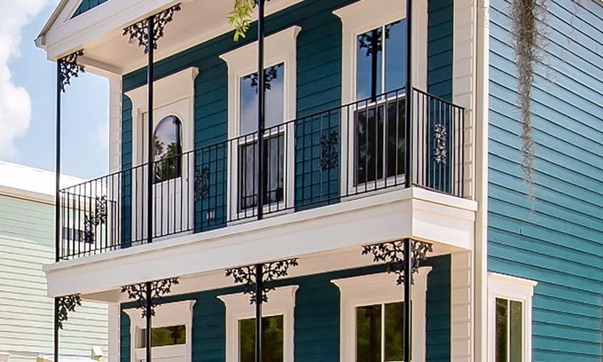 Mount Meigs House | Inviting Hotel: Perfect for Executive Retreats & Family Fun