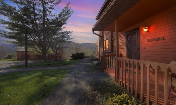 North Creek House | NEW! Rumor 39O - Upgraded Townhome with Woodsy Views by The Summit at Gore Mountain