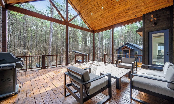 Broken Bow Cabin | New! Sauna, Arcade, Firepit & Spa - Sleeps 10