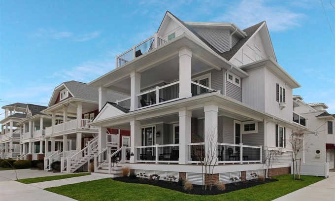 North End House | Beach Block Family Home with Elevator & Ocean Views