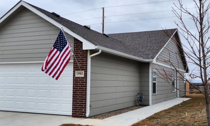 Bel Aire House | Cozy 3-Bedroom Retreat with Family-Friendly Amenities